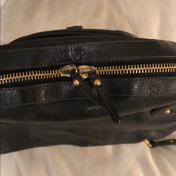 Black Marc Jacobs Bag with gold detail - Picture 3 of 6